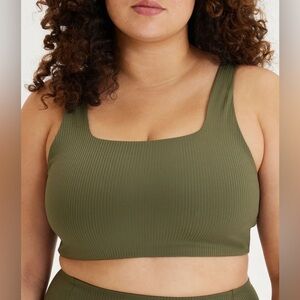 Girlfriend Collective Cyprus Ribbed Tommy Cropped Bra - Size Small